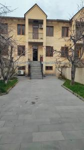 Многофункциональная недвижимость на ул. Бабаяна, 300 кв.