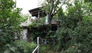 Одноэтажный каменный дом на ул. Лер Камсара в центре, 124