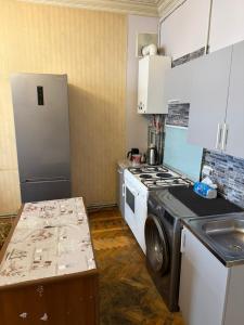 2-комн. квартира на ул. Амиряна в центре, 60 кв.м., высокие 