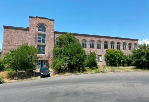 дание на ул. Нерсес Аштаракеци в Аштараке, 2,000 кв.м.